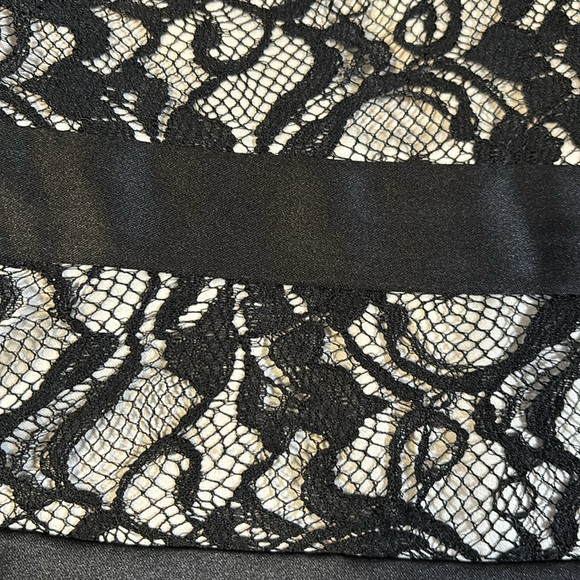 Beautiful Max and Cleo cocktail dress. Excellent condition. Elegant details. - Picture 2 of 6